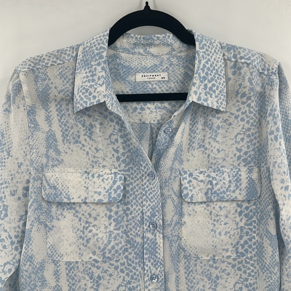 Equipment Femme Silk Snake Print Long Sleeve Button‎ Down Blue White Medium - Picture 3 of 7